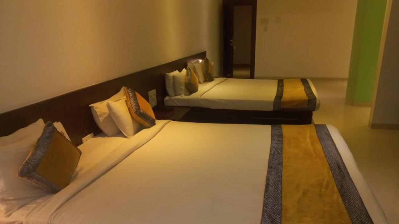 Hotel Golden View Shirdi Eksteriør bilde