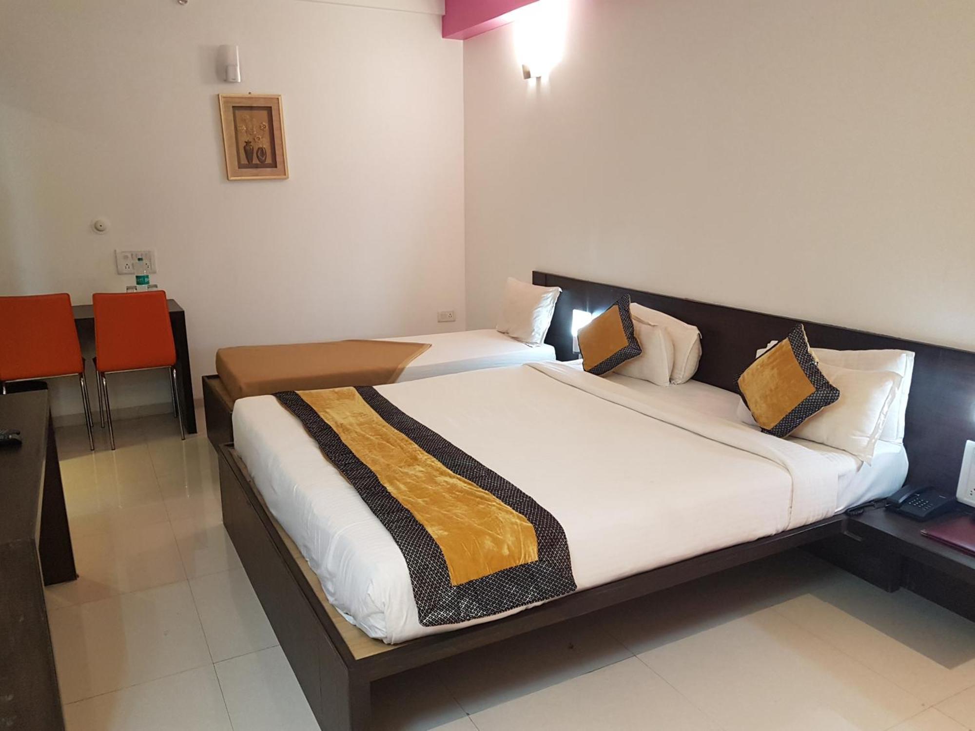 Hotel Golden View Shirdi Eksteriør bilde