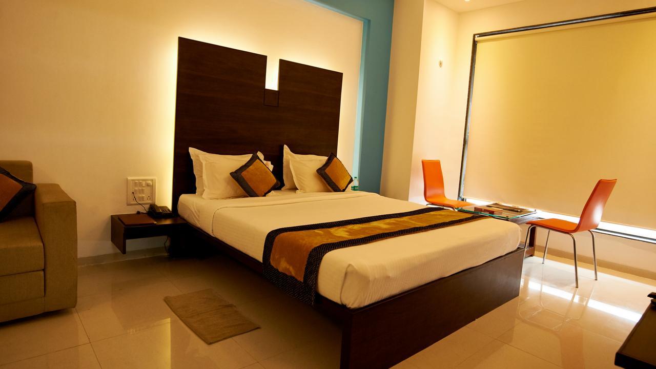 Hotel Golden View Shirdi Eksteriør bilde
