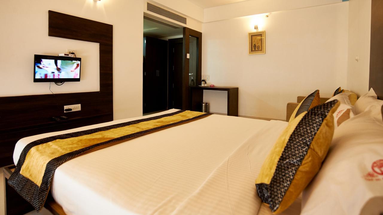 Hotel Golden View Shirdi Eksteriør bilde