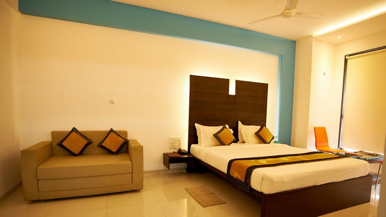 Hotel Golden View Shirdi Eksteriør bilde