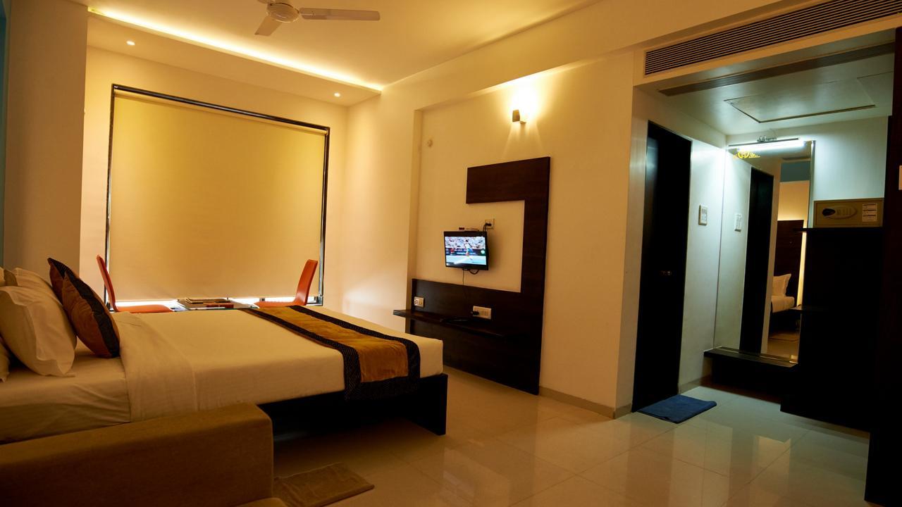 Hotel Golden View Shirdi Eksteriør bilde