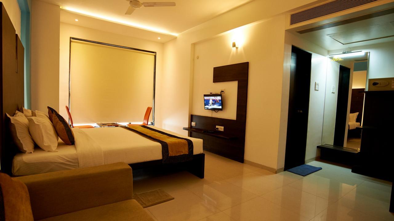 Hotel Golden View Shirdi Eksteriør bilde