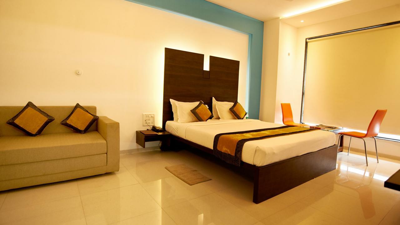 Hotel Golden View Shirdi Eksteriør bilde