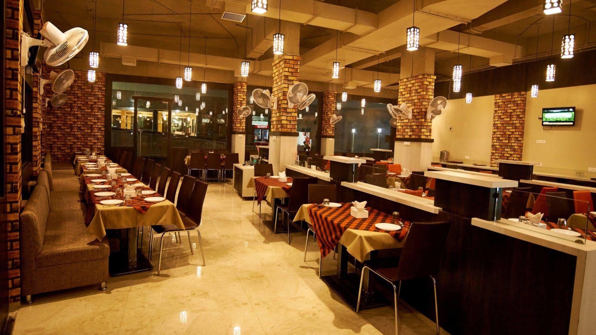 Hotel Golden View Shirdi Eksteriør bilde