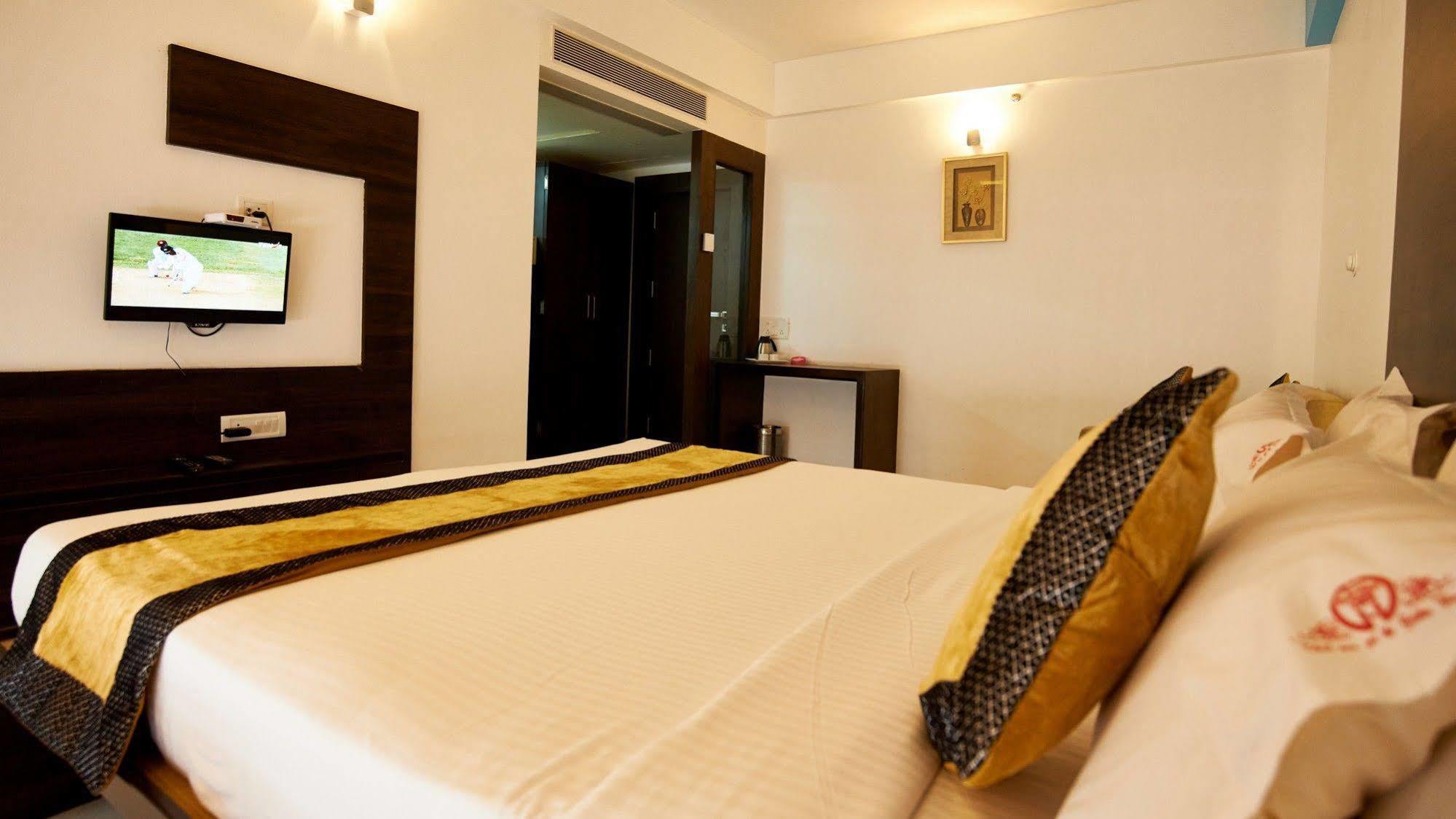 Hotel Golden View Shirdi Eksteriør bilde
